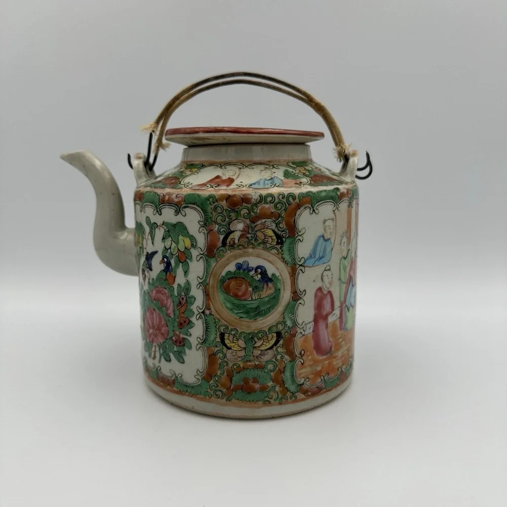 Antique Chinese‎ Porcelain Famille Rose Medallion Tea Pot